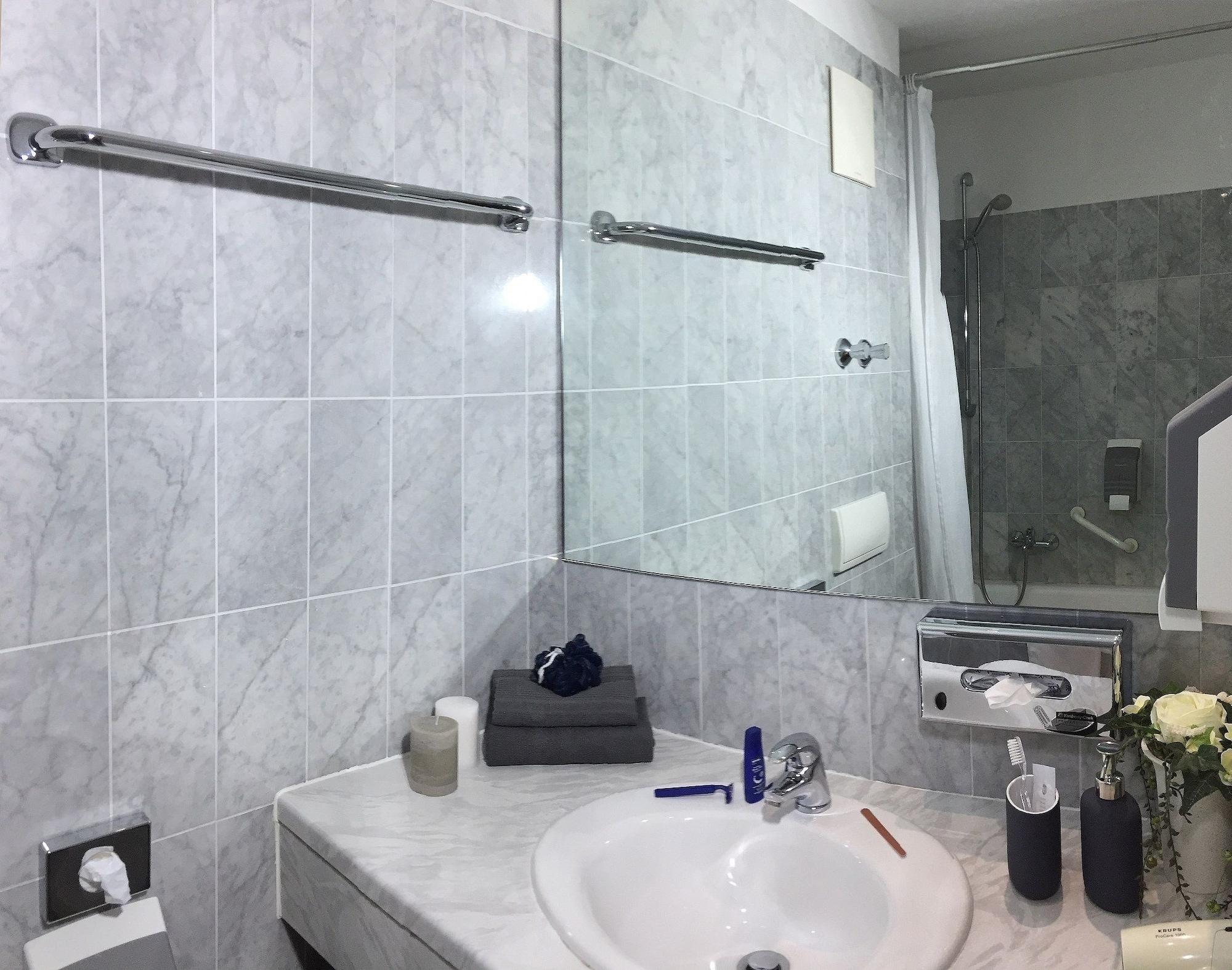فندق Kempe Komfort plus سولينجين المظهر الخارجي الصورة